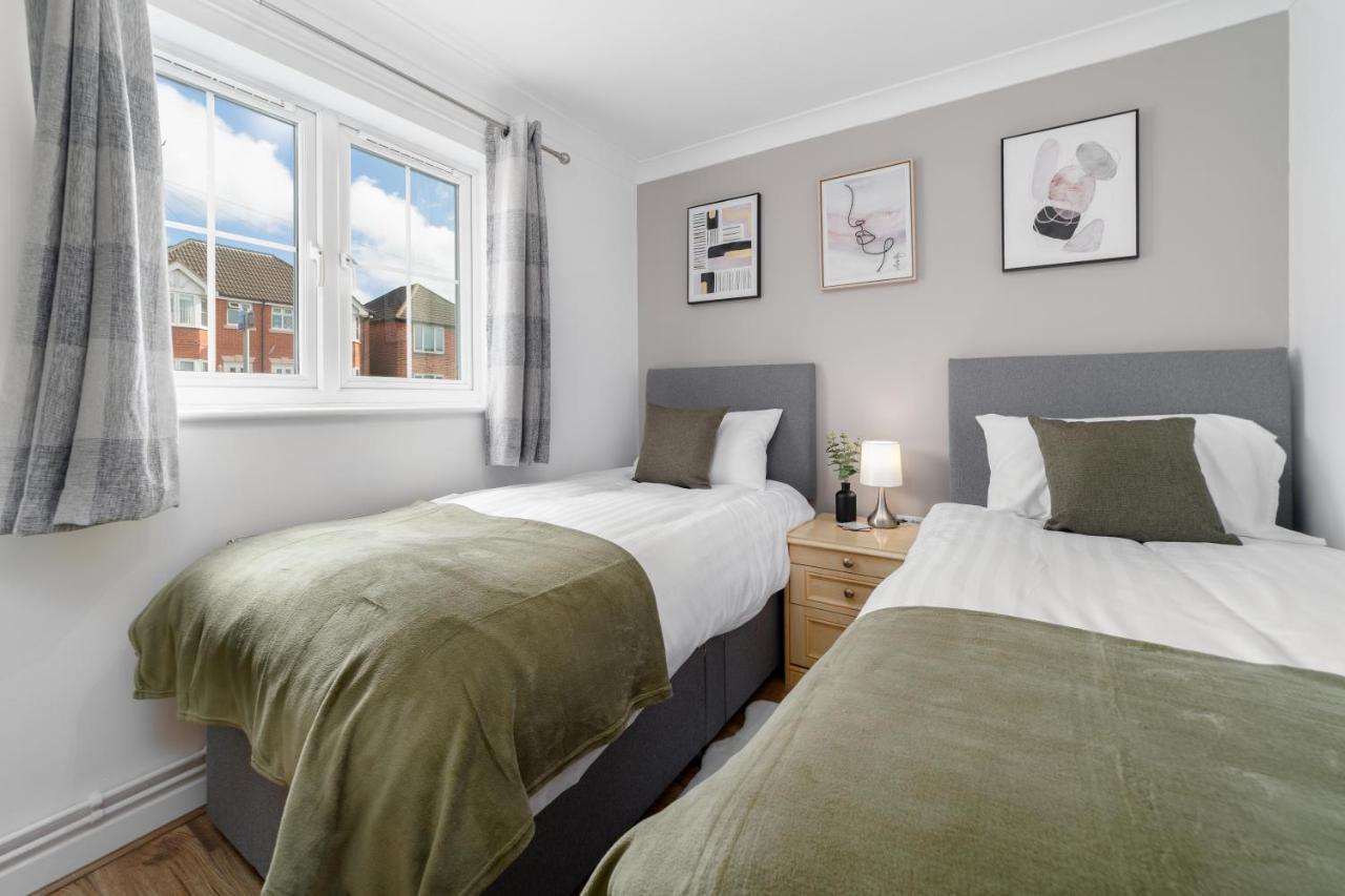 Charming 2Br Ground Floor Flat In Sholing, 11 Mins From City Centre - Recently Set Up With Love Σαουθάμπτον Εξωτερικό φωτογραφία